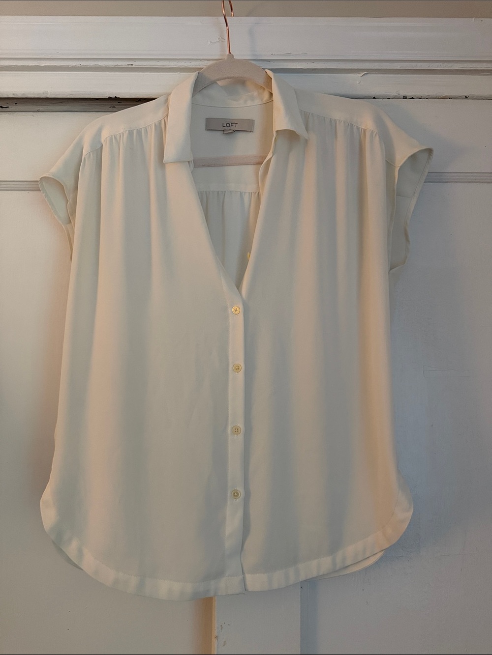 LOFT Cream Cap Sleeve Button-Front Blouse XS
